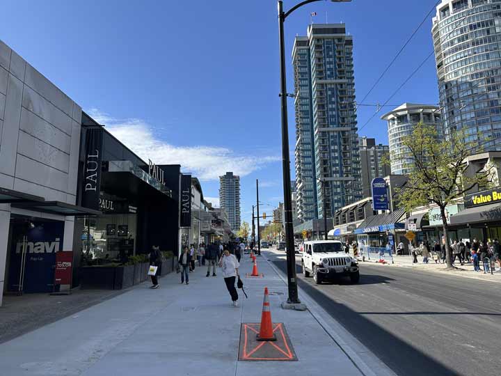 Robson Street Vancouver (Sights & Highlights)