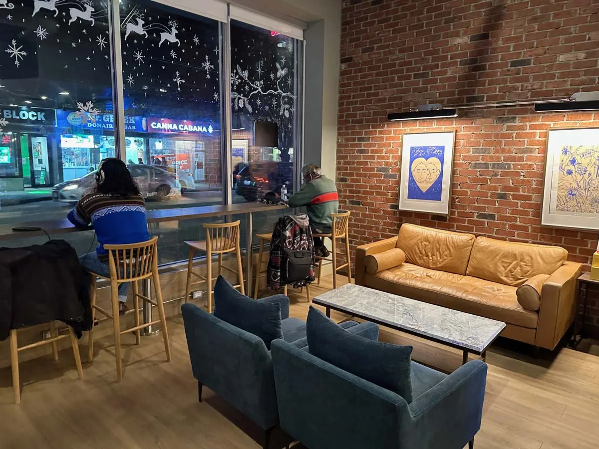 Blenz Cafe (Davie & Bute Street) Vancouver