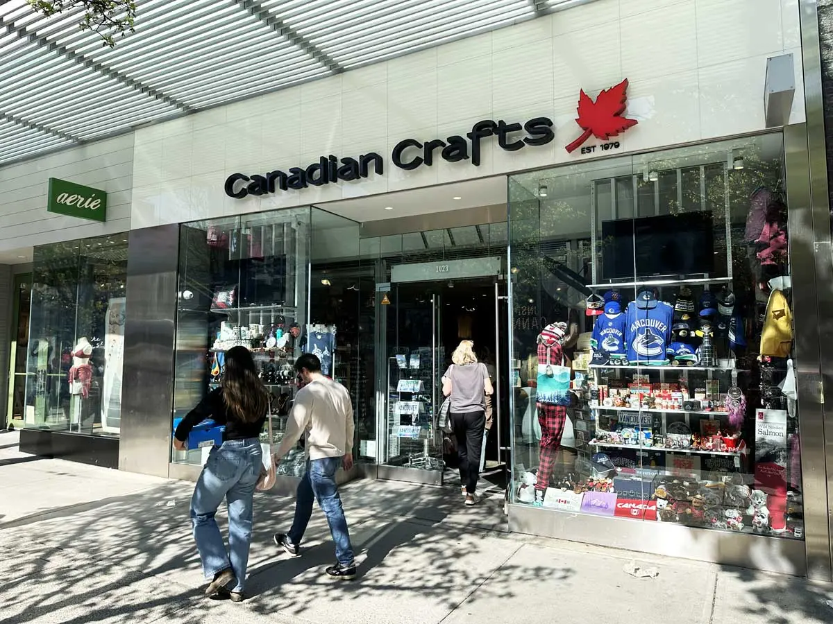 Robson Street Vancouver (Sights & Highlights)