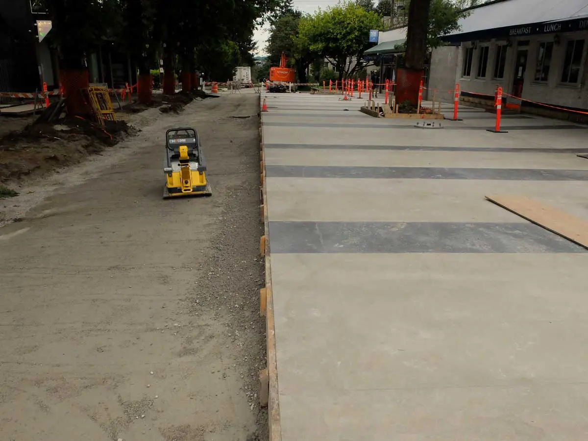 Jim Deva Plaza Vancouver (Comprehensive Guide + Photos)