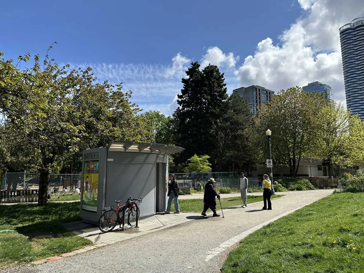 West End Farmers Market (May to Oct—Sat: 9am-2pm)