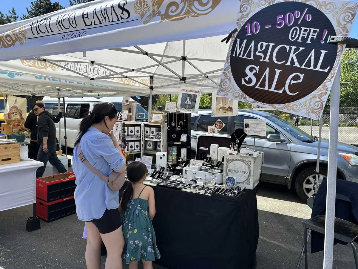 Mount Pleasant Farmers Market (May to Oct, Sun:10am to 2pm)