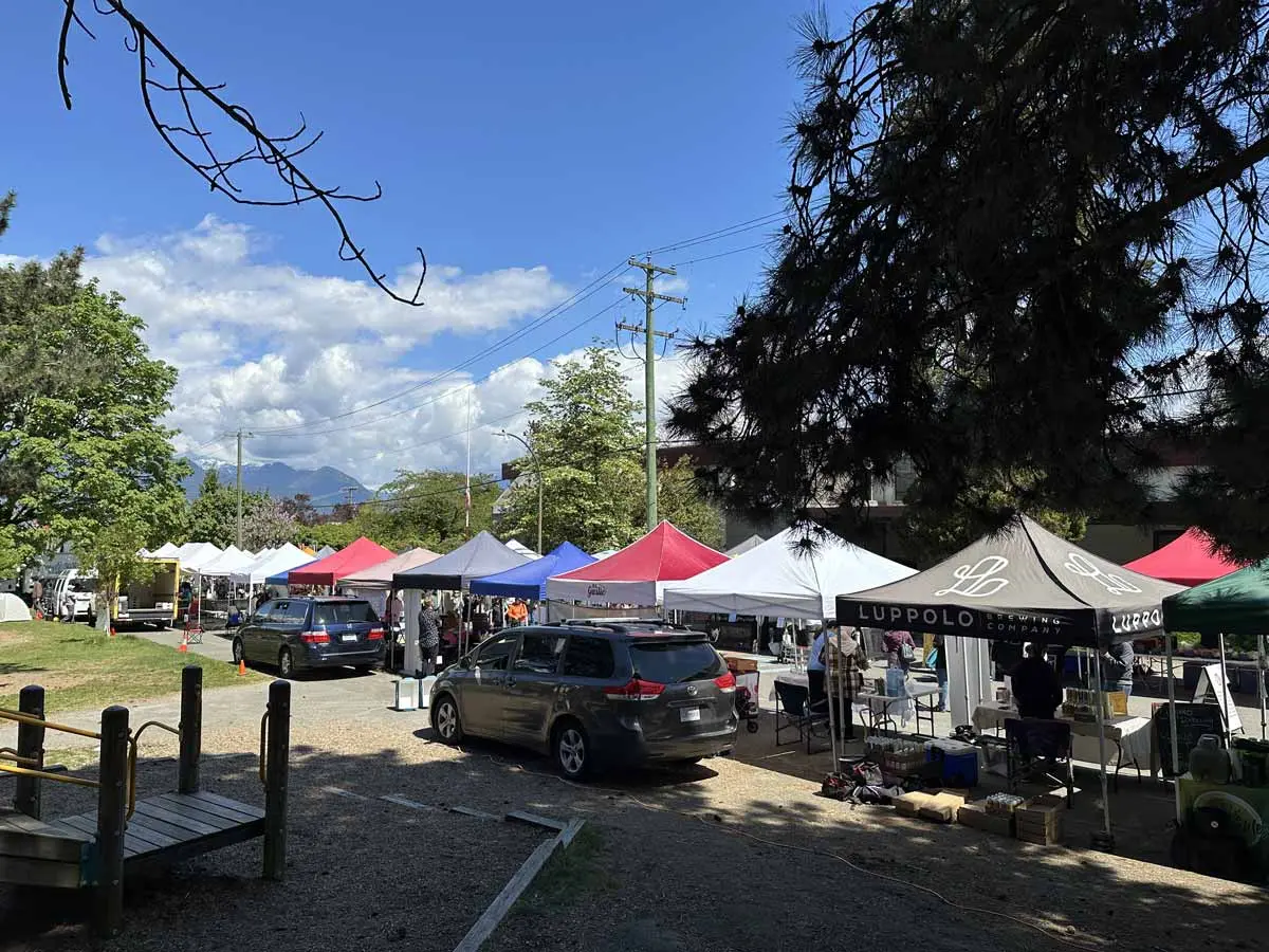 Mount Pleasant Farmers Market (May to Oct, Sun:10am to 2pm)