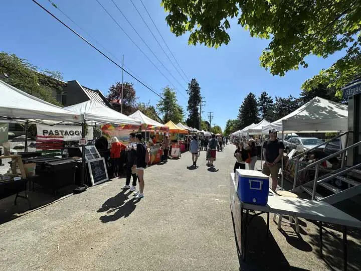 Mount Pleasant Farmers Market (May to Oct, Sun:10am to 2pm)