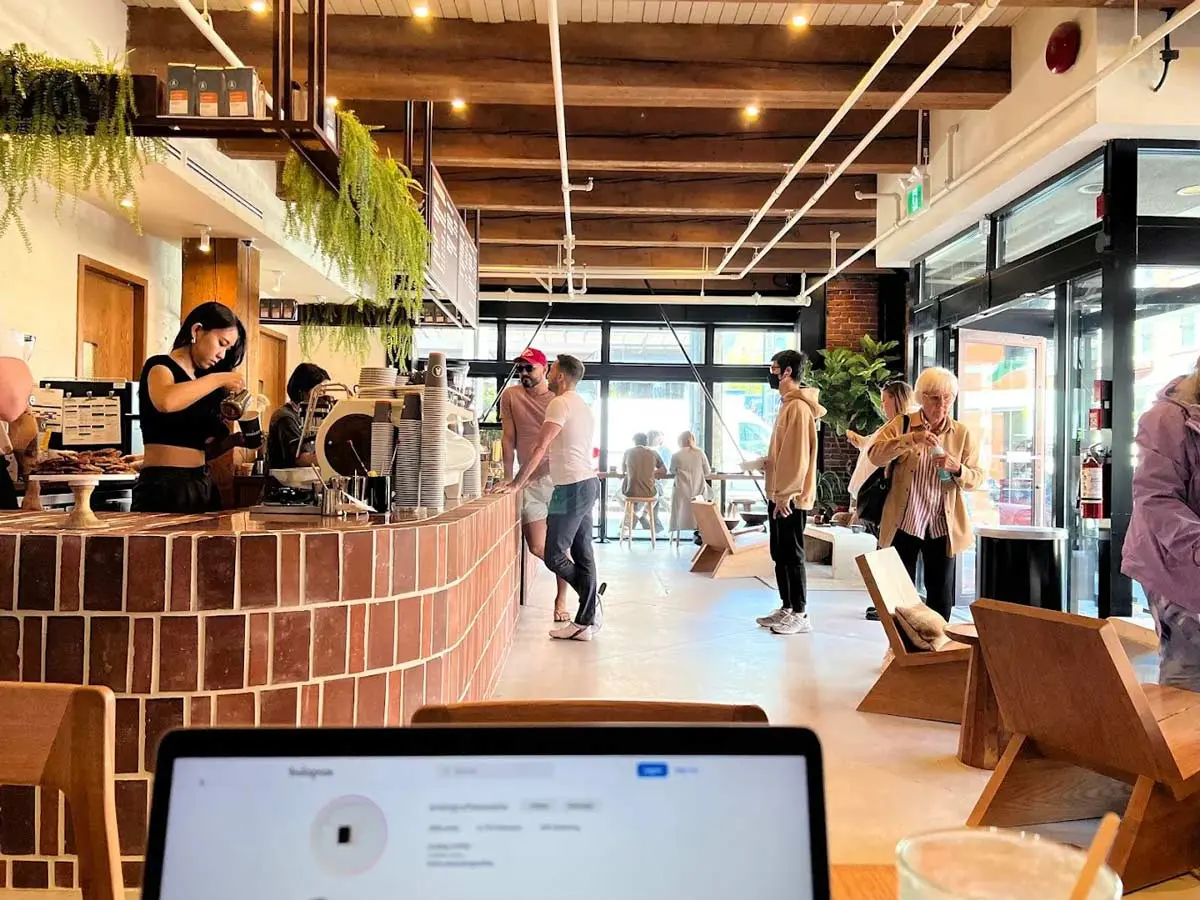 Analog Coffee Yaletown - A Lively Café in Yaletown