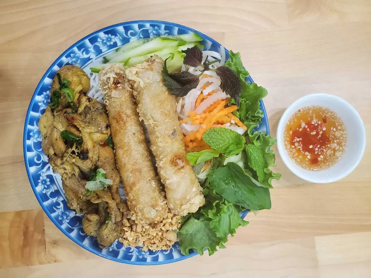 La Maison Da Nang Vietnamese Restaurant - 5195 Victoria Dr