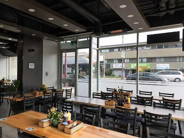 La Maison Da Nang Vietnamese Restaurant - 5195 Victoria Dr